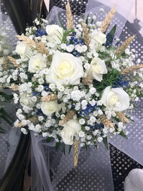 bouquet de mariee 3 1 rotated e1691408732184 - Bouquets de mariée (Champêtre, romantique)